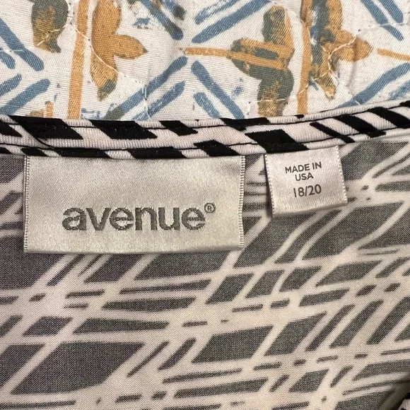 Sleeveless Black and White Dress Size 18/20 - Picture 2 of 8